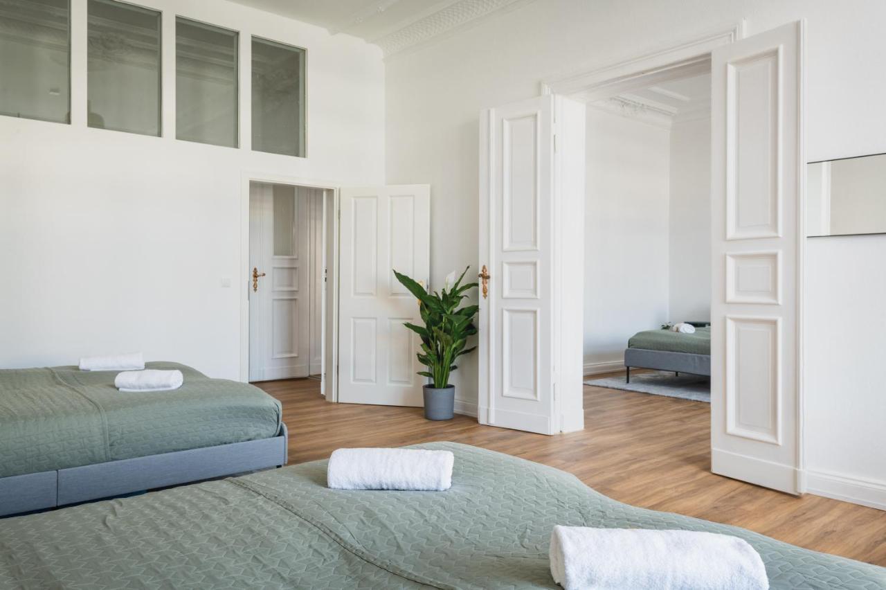Riesiges Apartment Nahe Kudamm Sehr Schoner Altbau 123M2 Gross 12 Gaste Berlin Kültér fotó