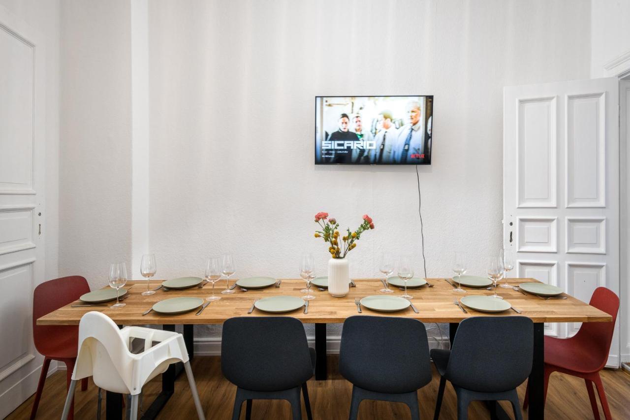 Riesiges Apartment Nahe Kudamm Sehr Schoner Altbau 123M2 Gross 12 Gaste Berlin Kültér fotó