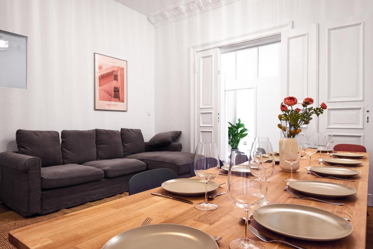 Riesiges Apartment Nahe Kudamm Sehr Schoner Altbau 123M2 Gross 12 Gaste Berlin Kültér fotó